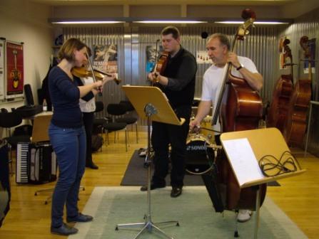 a-vonos-trio.JPG