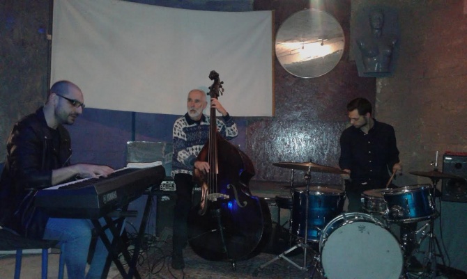 trio-in-action-1.jpg