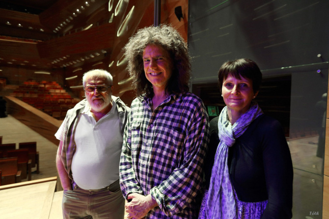 pat-metheny-pecs-2014.jpg