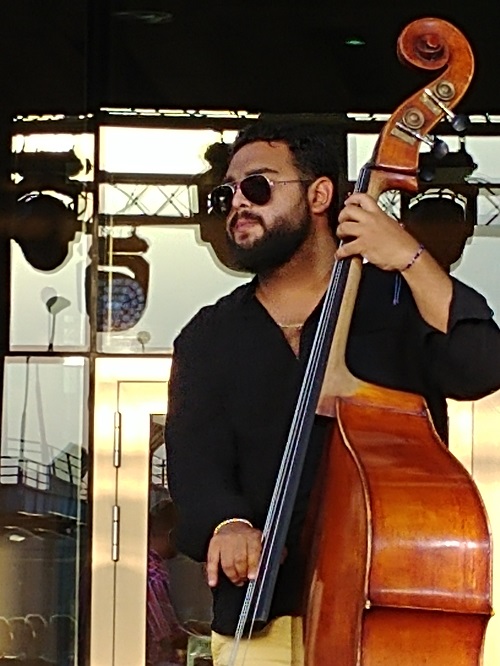 rjt3.jpg