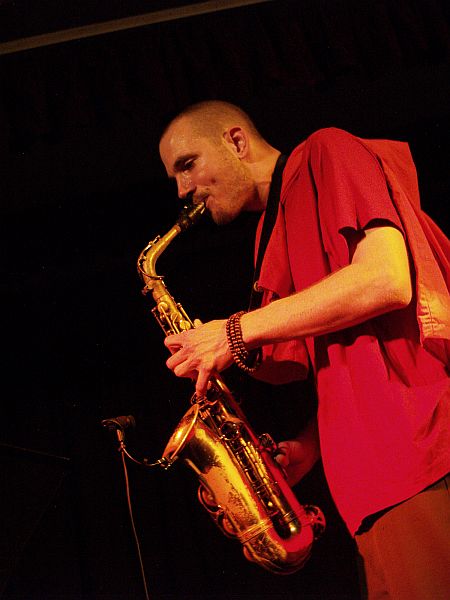 toth-viktor-zsambek-2011.jpg