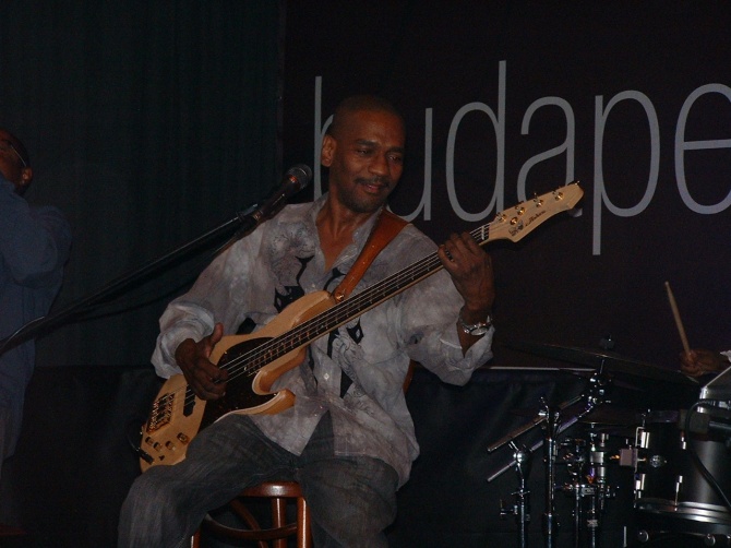 victor-bailey-2011.jpg