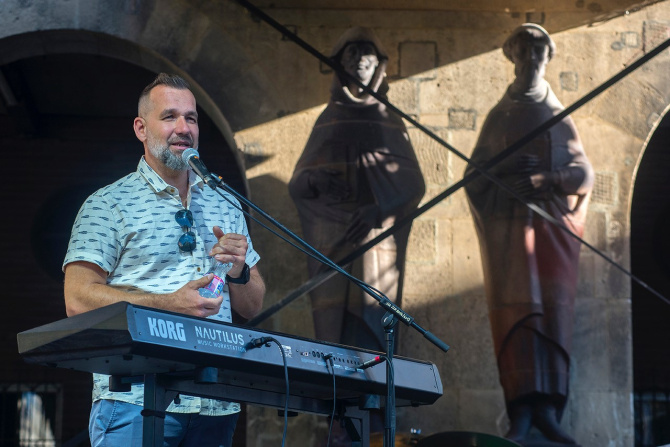 a-loop-doctors-koncert-elott-mits-konferal.jpg