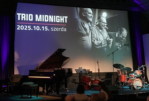 szinpad-koncert-elott.jpg