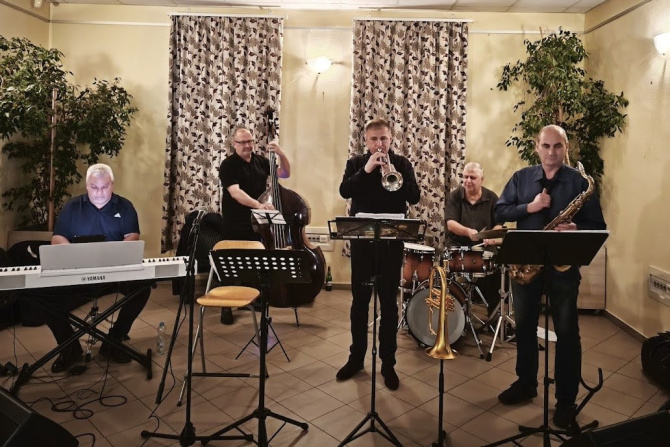 zenekar-zsuzsanna-nelkul.jpg zenekar-zsuzsanna-nelkul.jpg