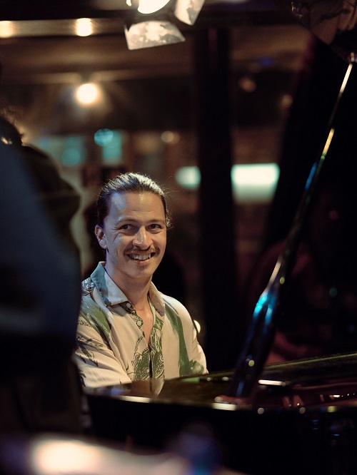 olah-krisztian.jpg olah-krisztian.jpg