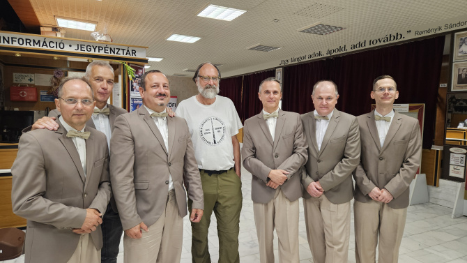 scott-robinson-es-a-hot-jazz-band-2025-a-folyoson.jpg scott-robinson-es-a-hot-jazz-band-2025-a-folyoson.jpg