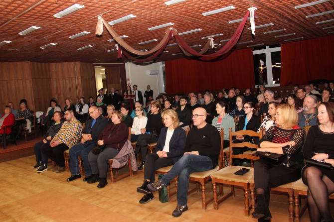 kozonseg.jpg kozonseg.jpg