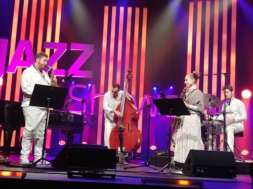 black-tea.jpg black-tea.jpg