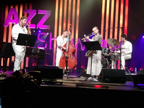 the-black-tea-group.jpg the-black-tea-group.jpg