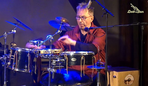 mady-kalman-itt-utohangszereken.jpg mady-kalman-itt-utohangszereken.jpg