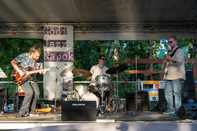 marcus-lee-trio.jpg