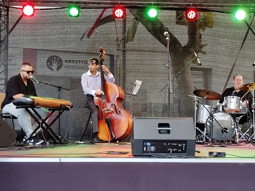 egri-janos-jr-trio.jpg egri-janos-jr-trio.jpg