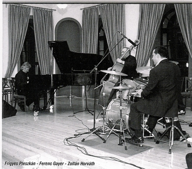 figaro-cd-pleszkan-trio.jpg